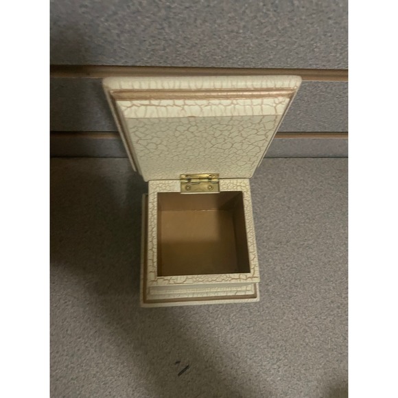 FIGI Bella Rosa Box Trinket Jewelry Keepsake Decor Rose Flower Cottagecore - Picture 3 of 6